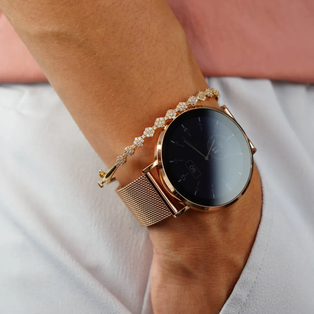 Close up Smartwatch in Freizeit Outfit. Passend zu jedem Outfit